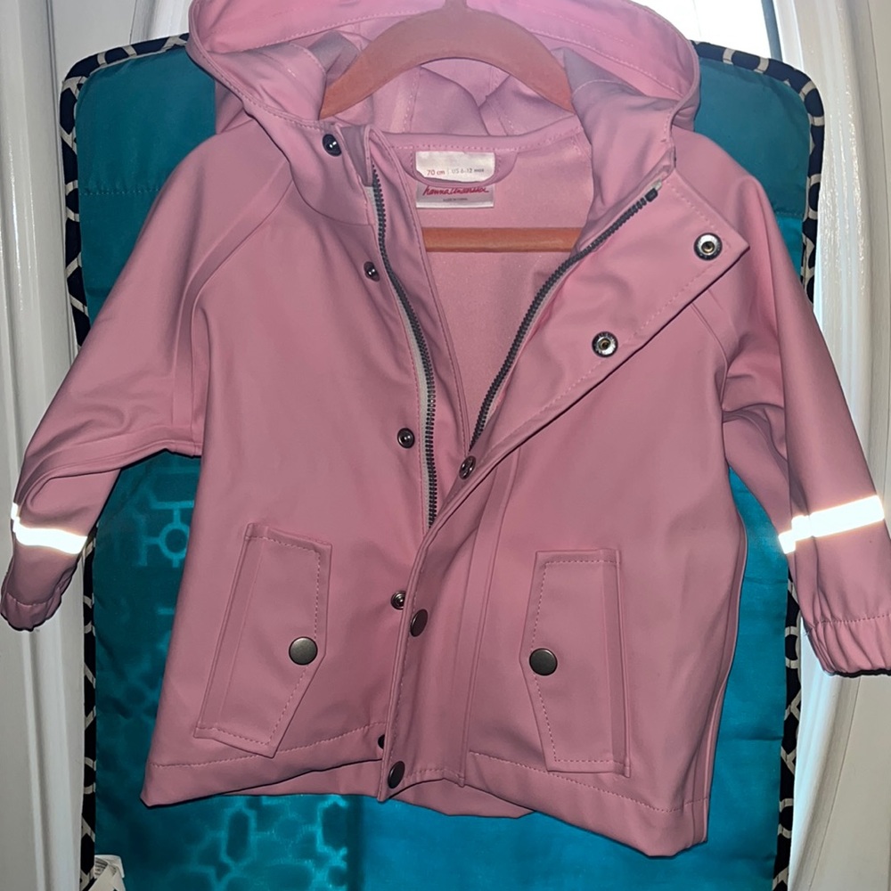 Little girls rain 🌧️ coat Hanna Andersson.